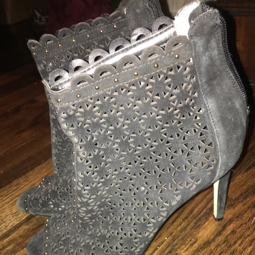 Classy black booties!